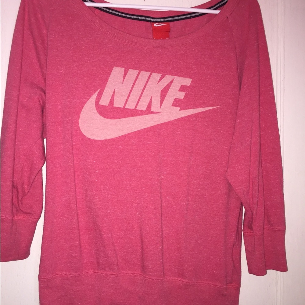 Nike mid sleeve top
